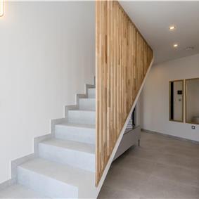 4 bedroom villa with heated pool and sea view in Vinišće, sleeps 8